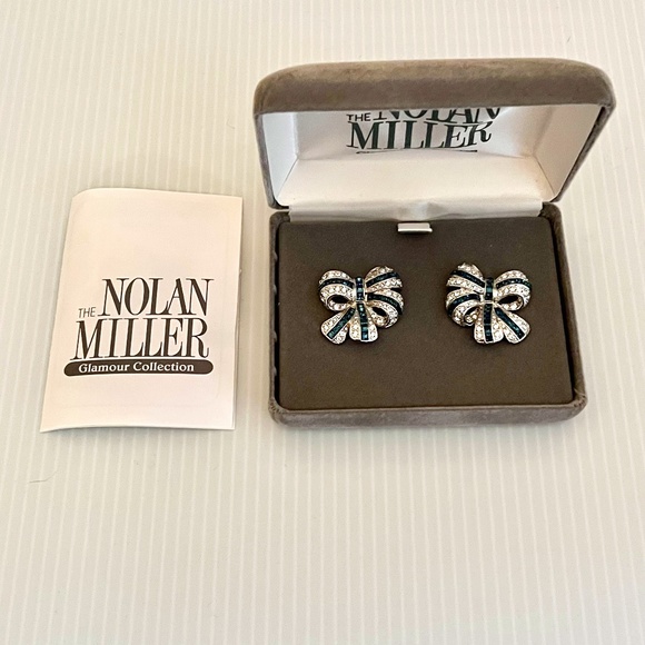 NEW Nolan Miller Broadway Bow Earrings - Picture 3 of 7